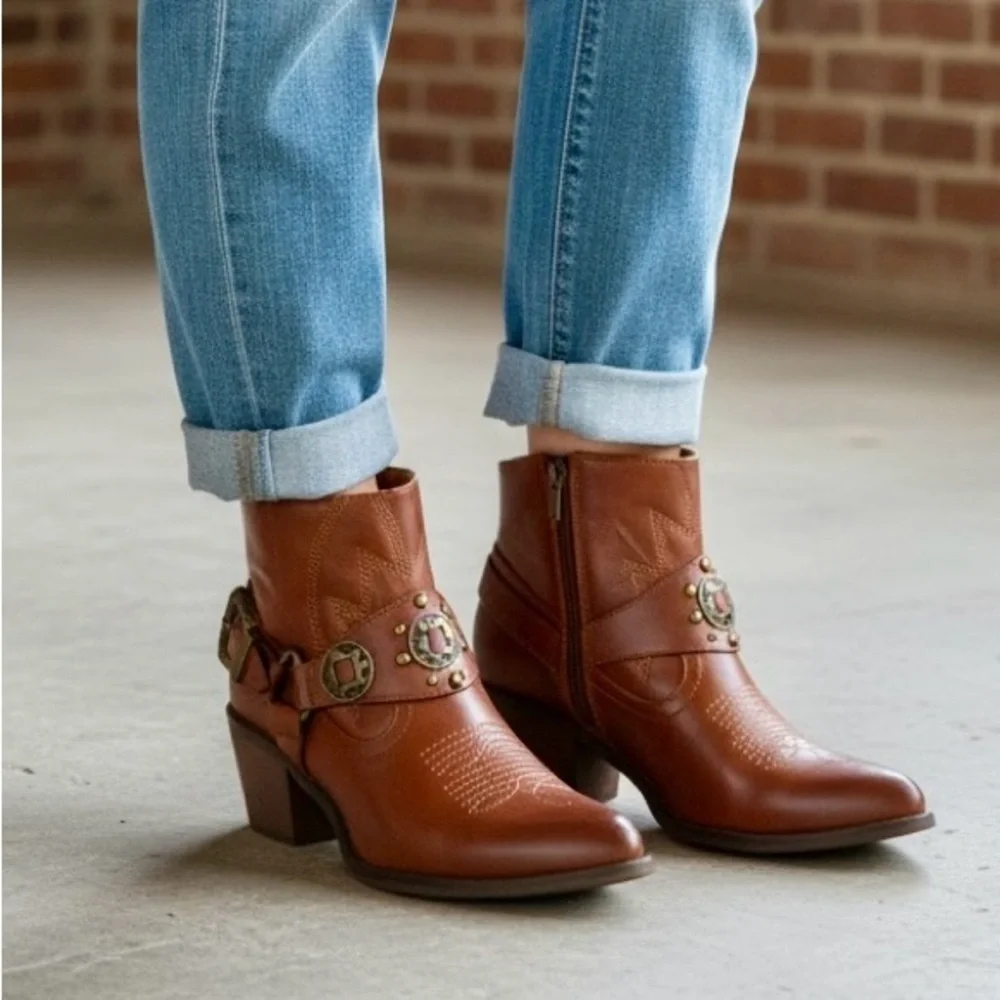 NIB Pierre Dumas Whiskey Western Boho Vegan Leather Concho Cowgirl Booties